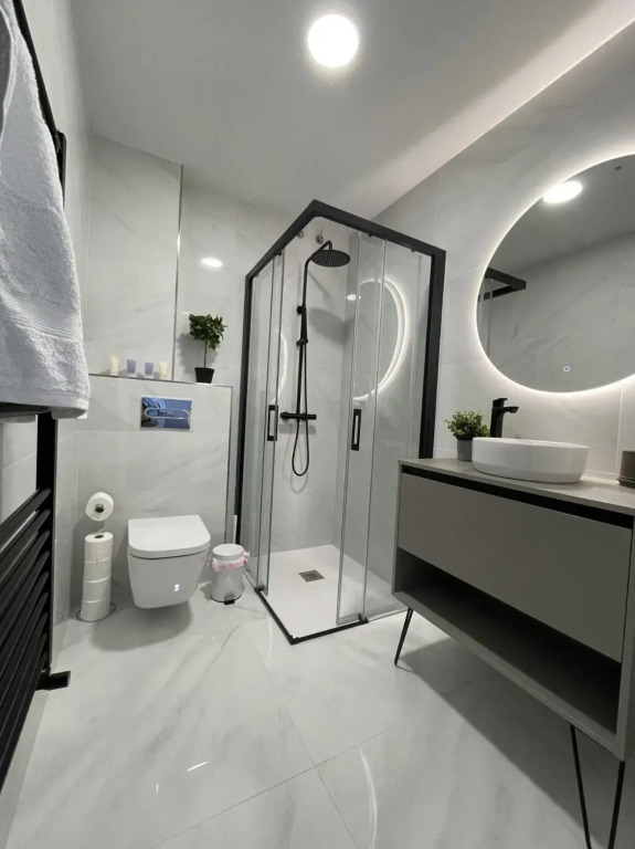 Apartamento Nuevo con patio, situado en el centro.