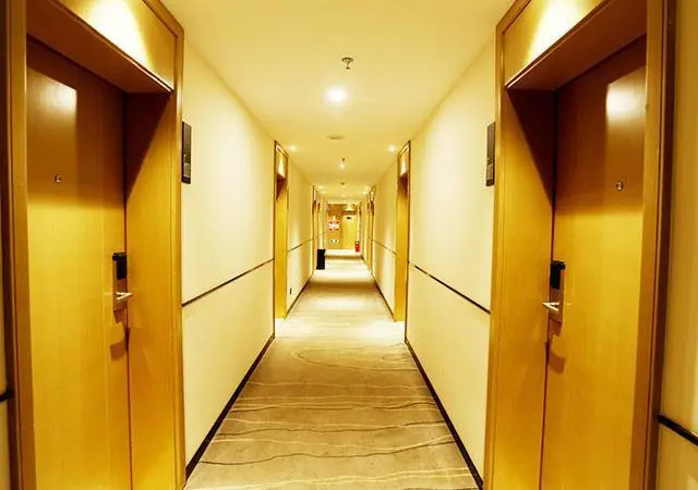 City Comfort Inn Huanggang Xishui Xionghu Road