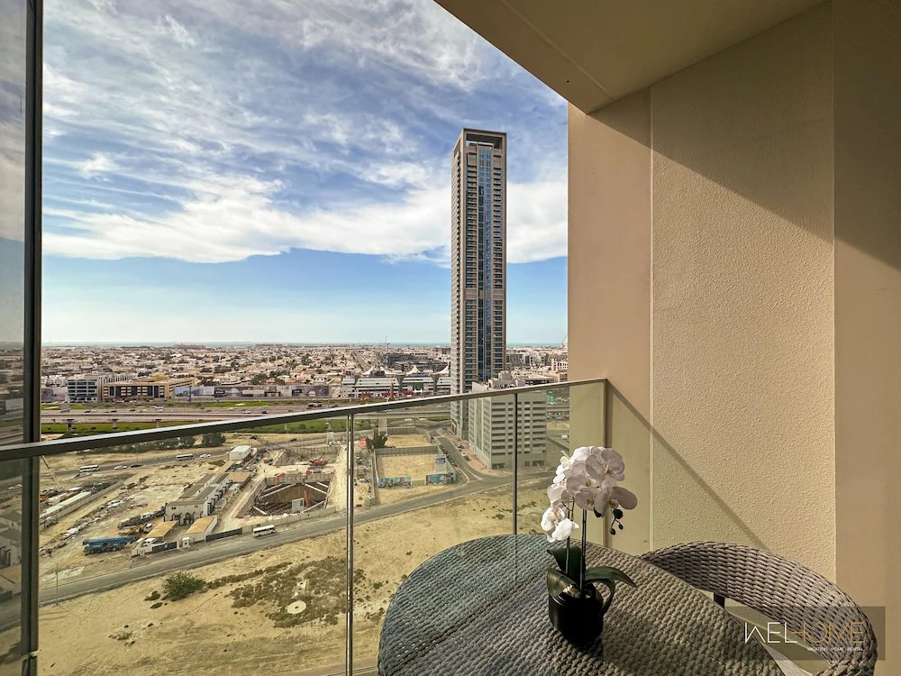 WelHome - Luxurious 2BR Apt in Forte T1 Downtown