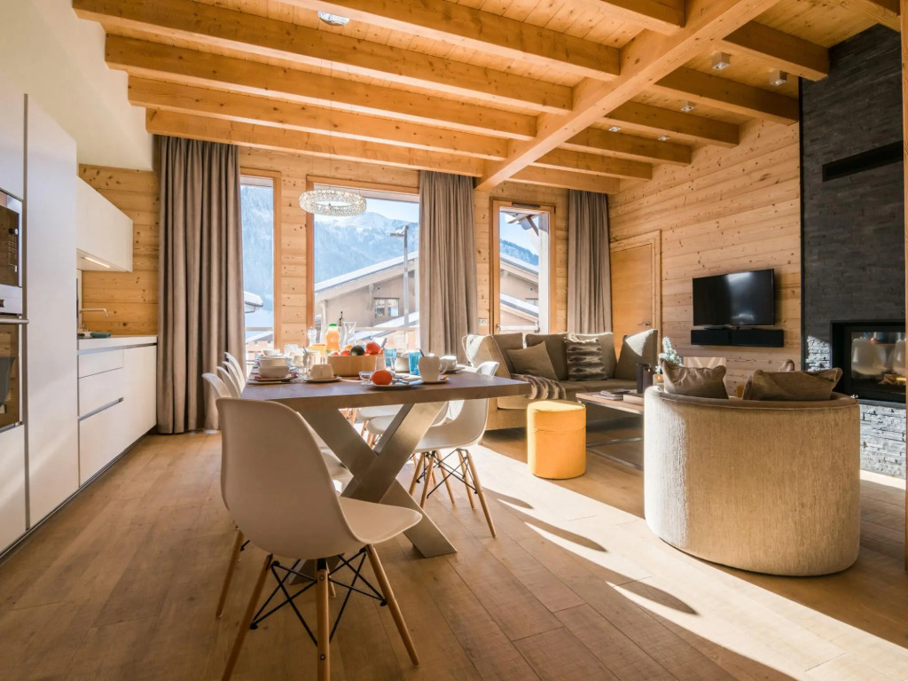 Nice chalet with fireplace in Megève, 1,5 km. from ski slope