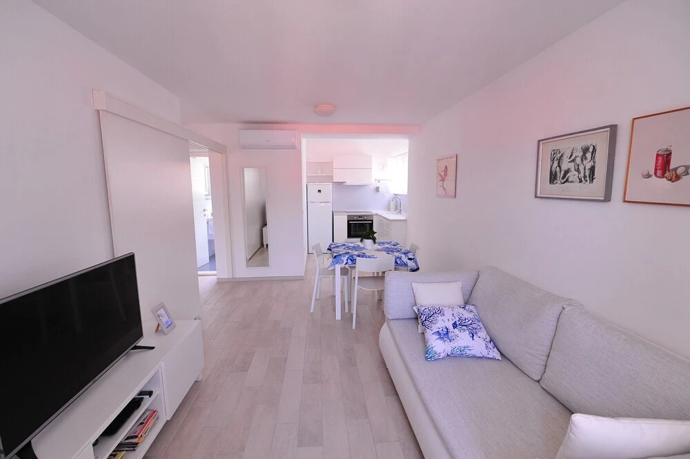 A2 - Luxury apt in Center, Just 5min From Beach