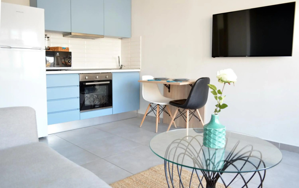 Bella Suite in the heart of the City Center, Parking