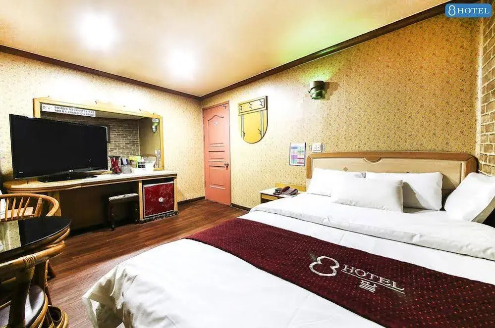 8 Motel