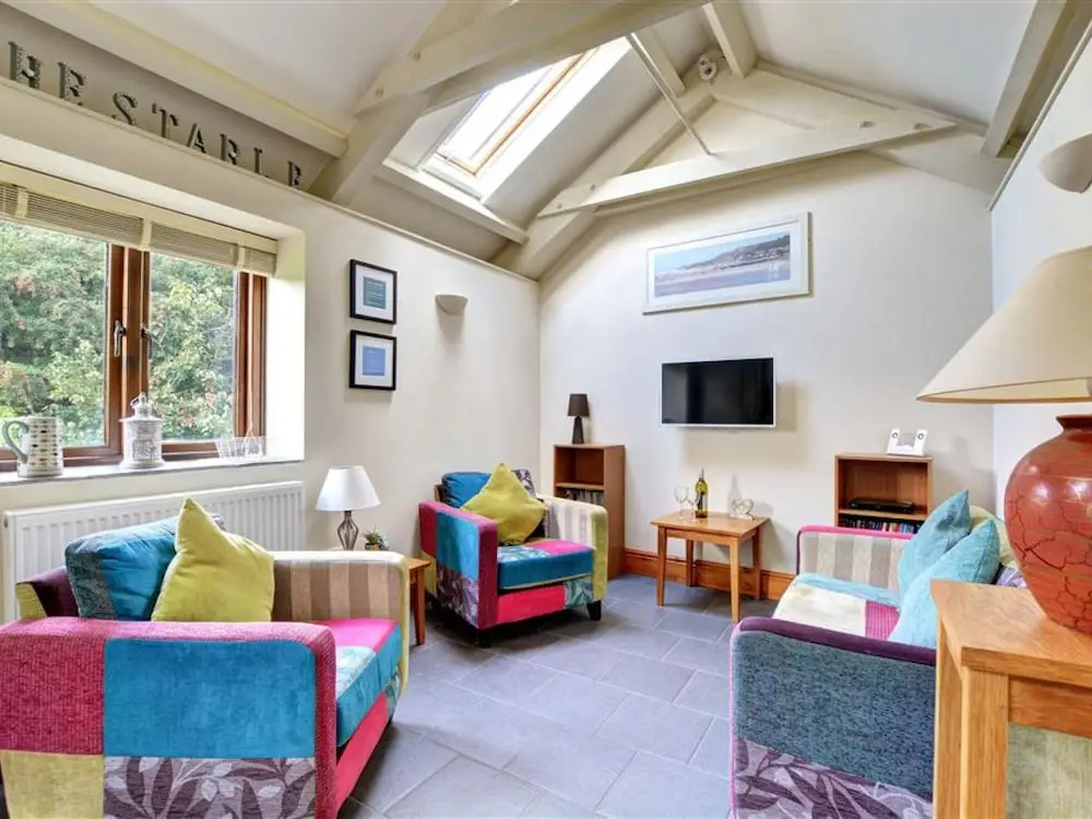 Bright Holiday Home With Pleasant Garden and Comfortable Interior in Dunmere