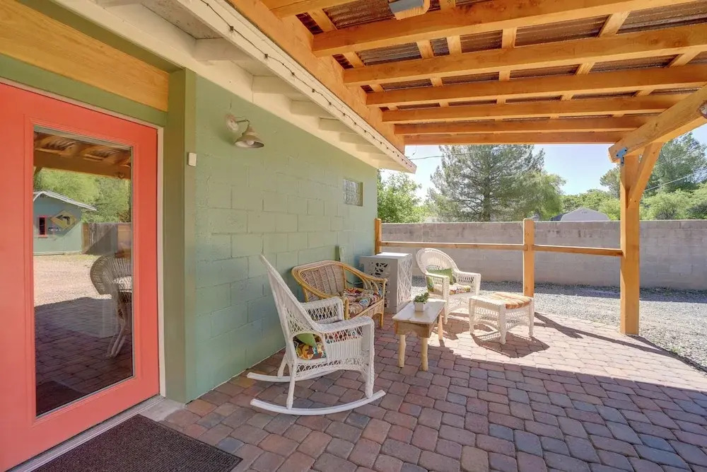 Old Town Cottonwood Cottage w/ Yard, Pets Welcome