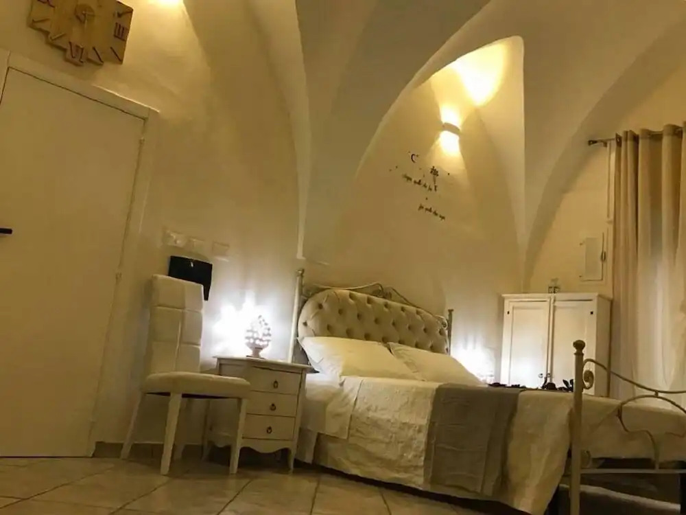 26 Suite Home
