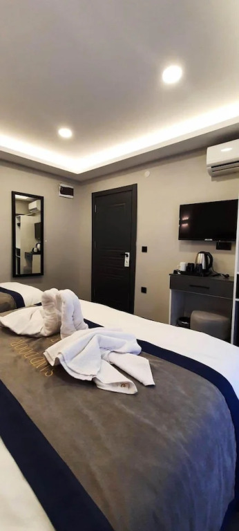SAND DOOR HOTEL