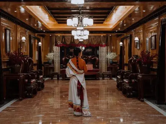 Villafound Shangri-La Womasto Resort