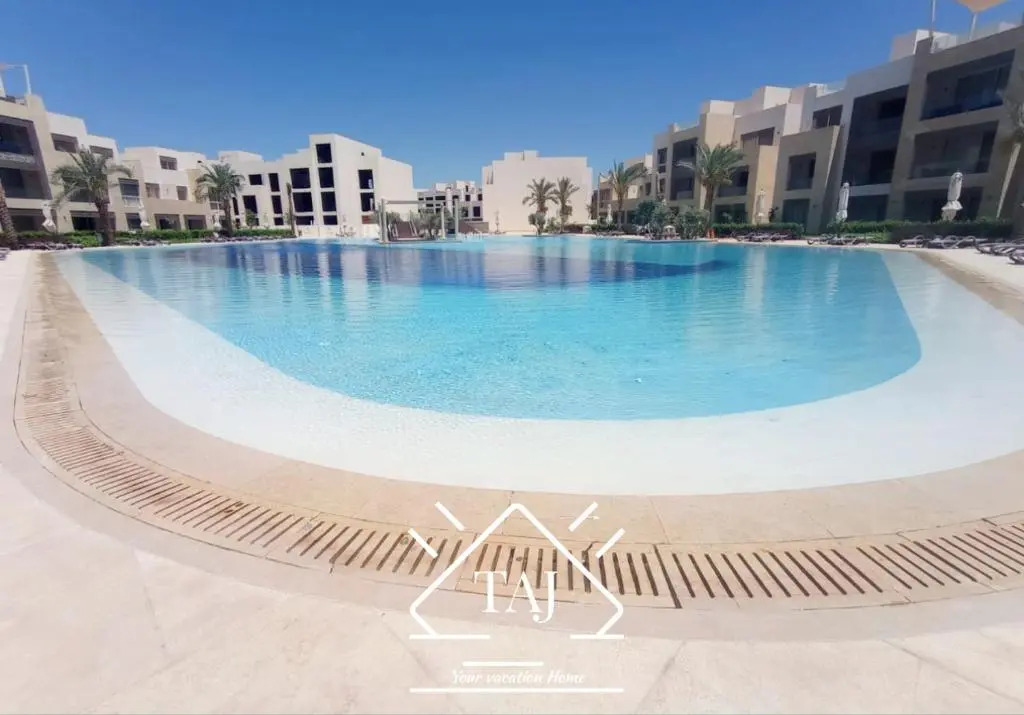 Taj Home, Stunning Mangroovy 1 BR, sea view. Free pool and Beach access