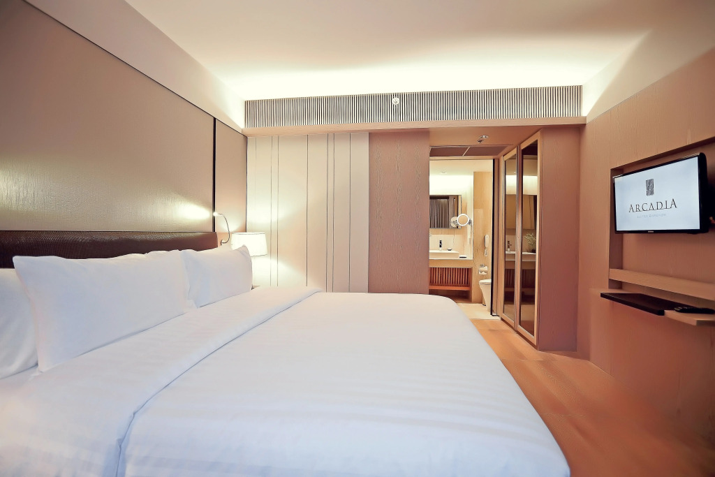 Arcadia Suites Ploenchit Bangkok