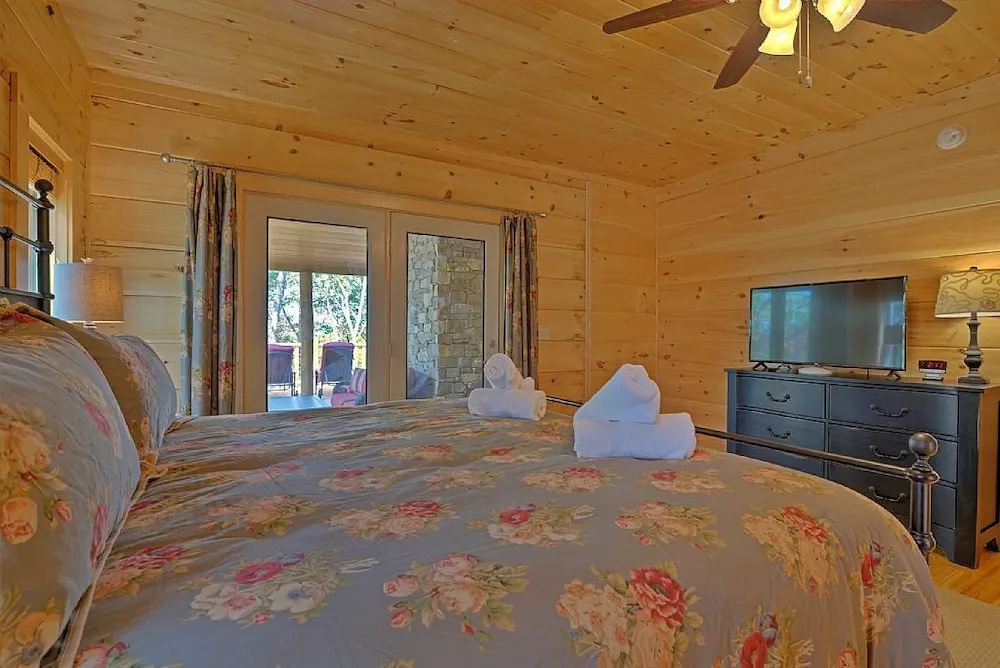 High Top Mountain Lodge - 5 Br Cabin