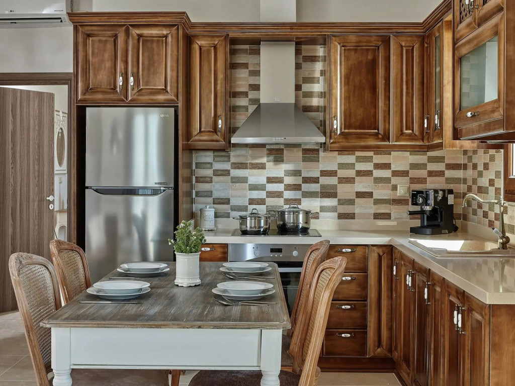 Nice apartment in Kamilari with swimming pool
