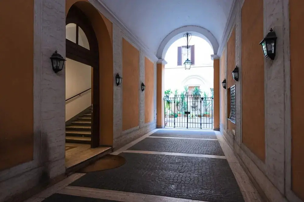Modern Flat in Historic Rome Center