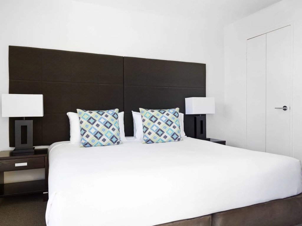 Paradise Centre Apartments