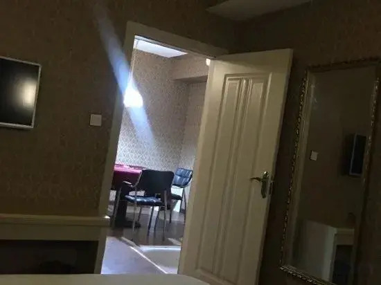 Yingjina Business Hotel