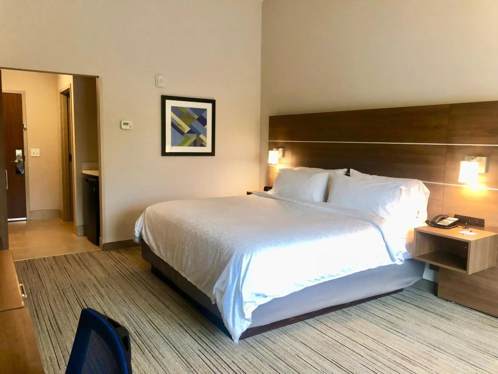 Holiday Inn Express & Suites Macon North by IHG