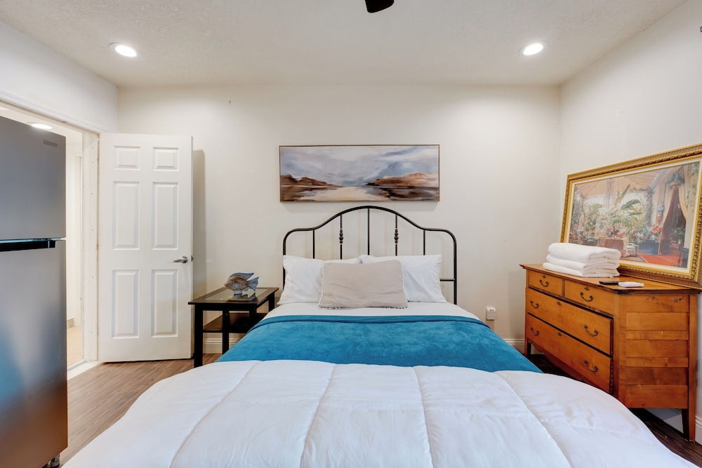 Fish & Kayak: Palm Harbor Studio w/ Pool Access!