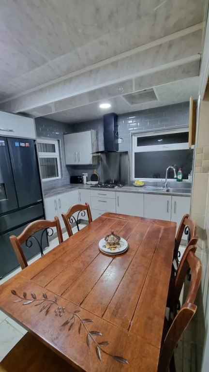 Impeccable 2-bed House Near City Centre