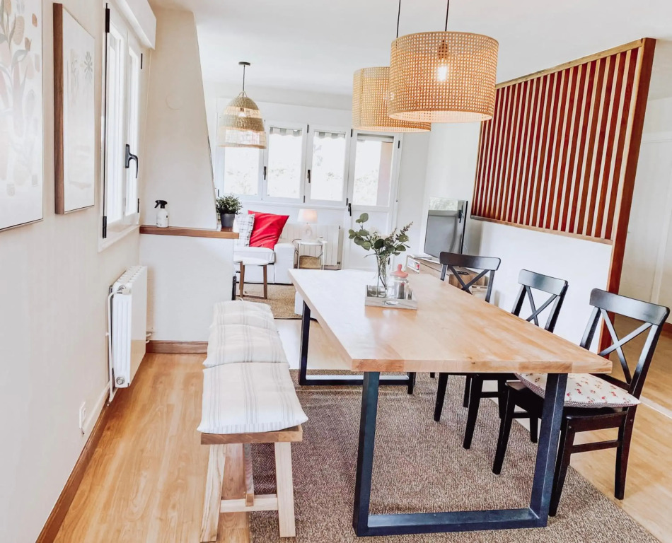 BELLA KALMA, acogedora casa con parking, jardin y wifi