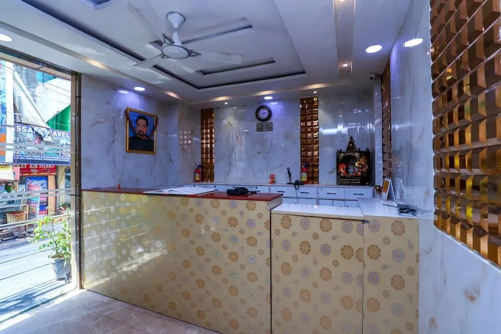 OYO 37667 Hotel Aashiana