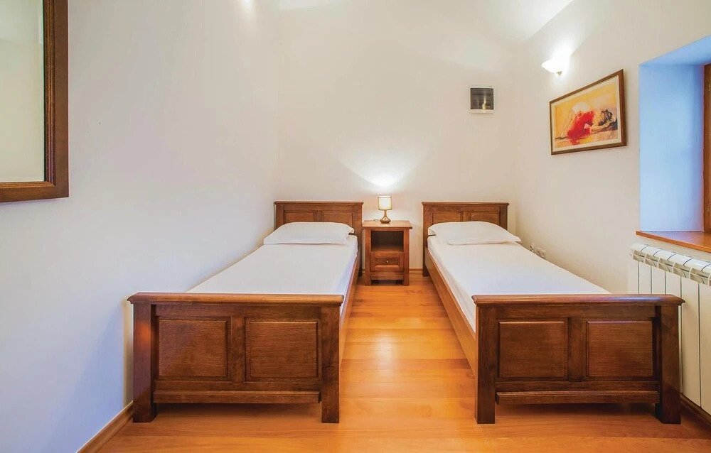 Awesome Home In Tivat