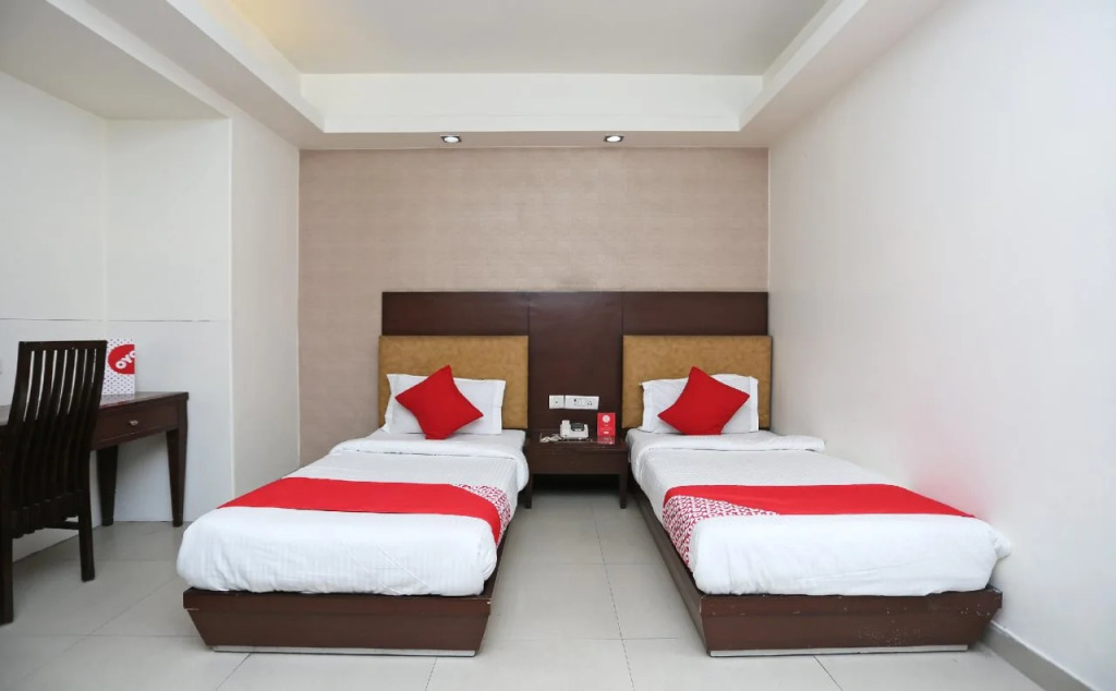 OYO 13758 XS Residency