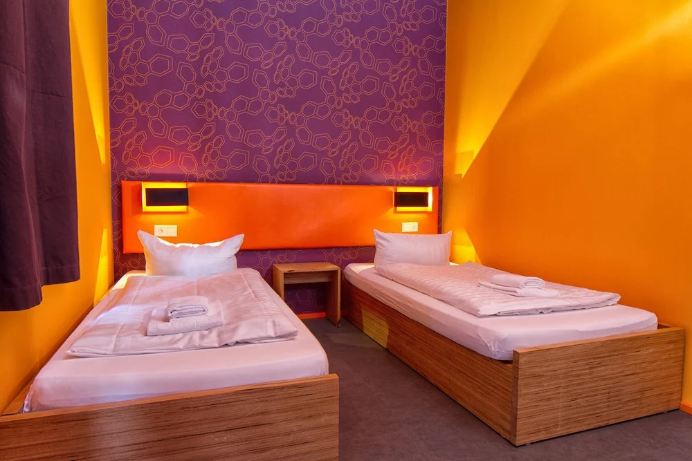 Singer109 Hostel, Hotel & Apartment