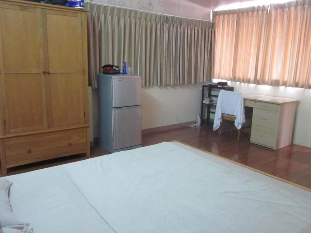 Smiley Apartment 3