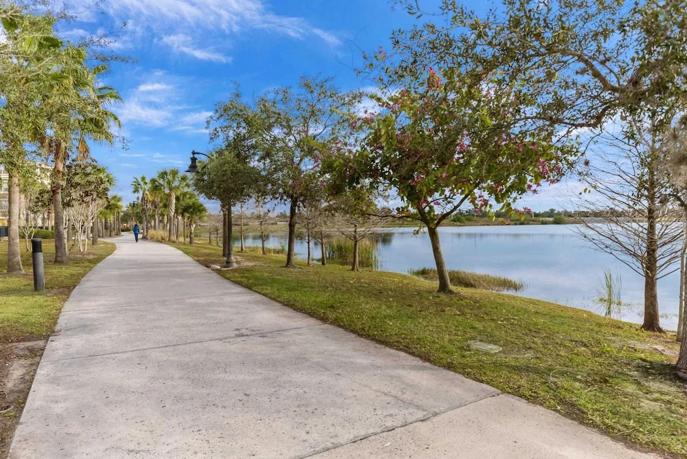 Spacious Condo With Balcony Near Themed Parks! #3vc406