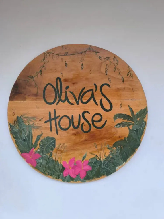 Olivas House Hostal