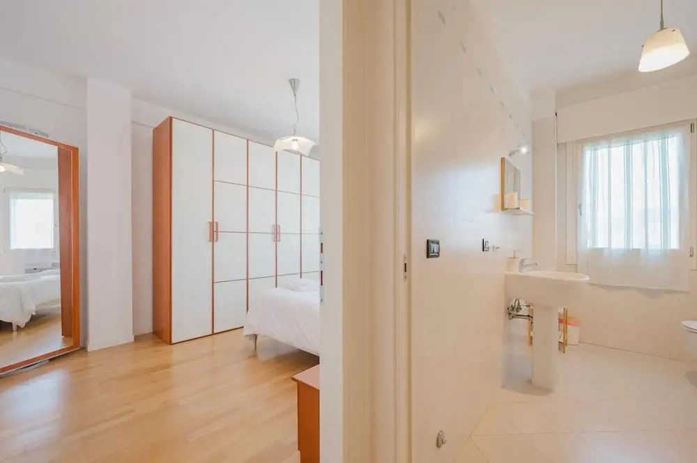 Poppys Flat -10 min from Venice & Wi-Fi
