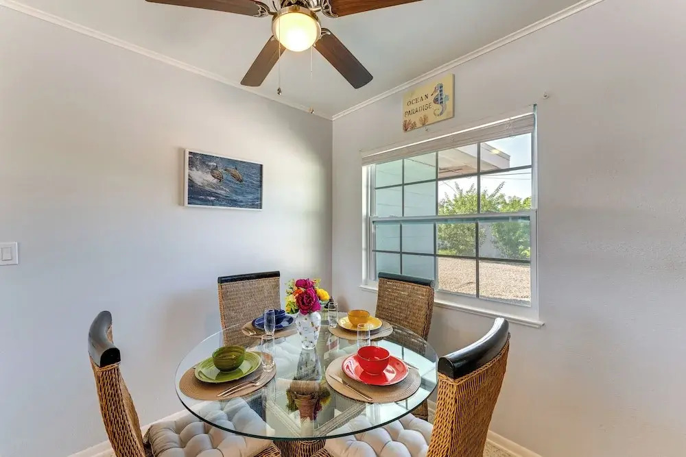 Pet-friendly Venice Vacation Rental, 3 Mi to Beach
