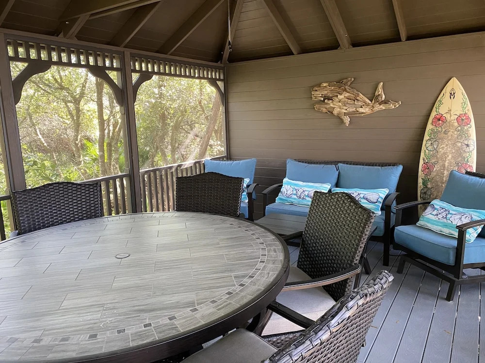 BRINEY BREEZE OCEAN OAKS home