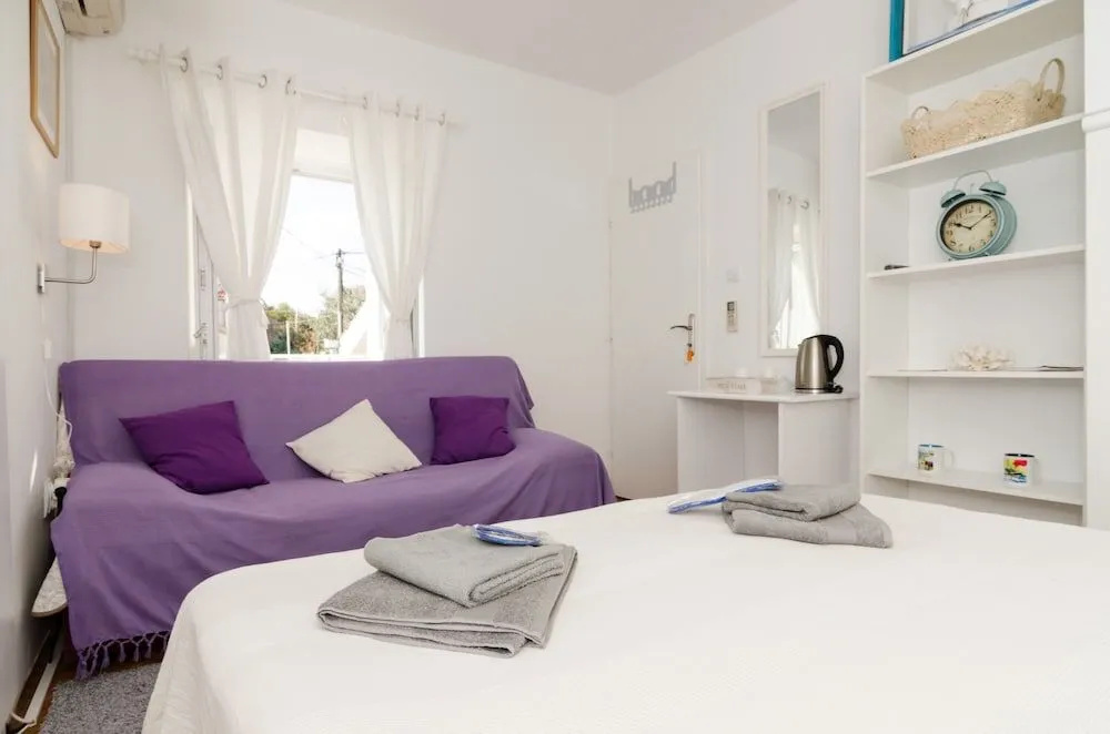 White Wave Guest House