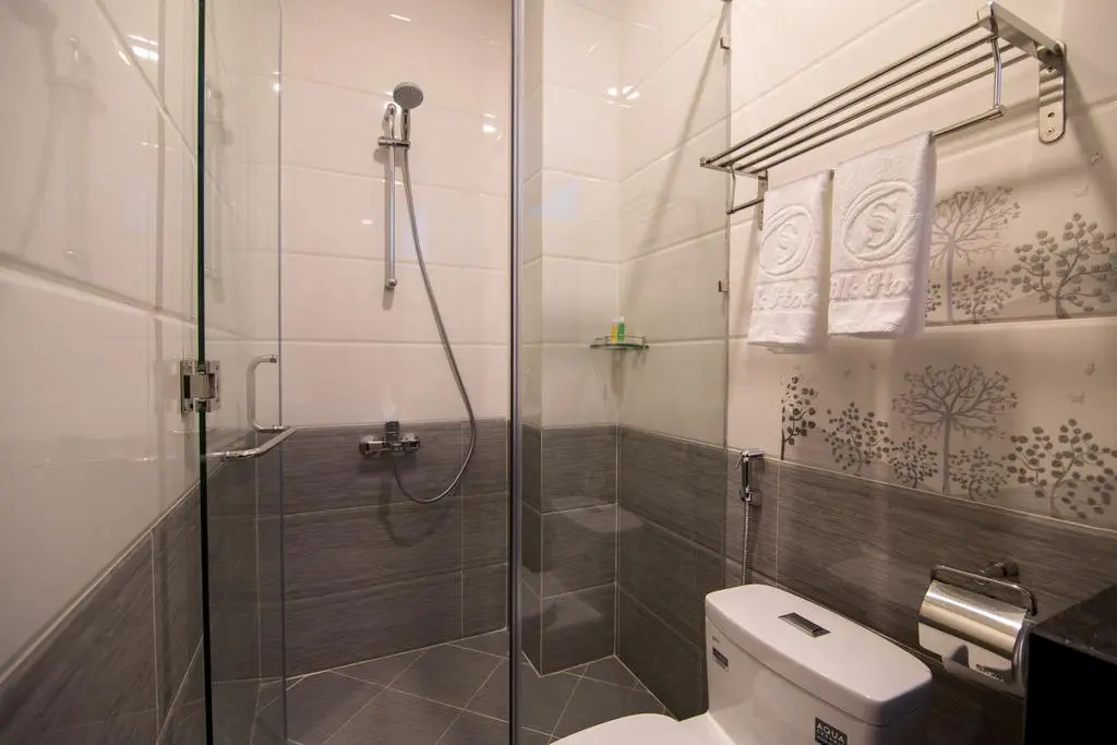 Silk Hotel near Tan Son Nhat Airport