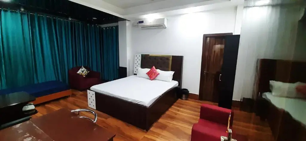 The Palm Suites