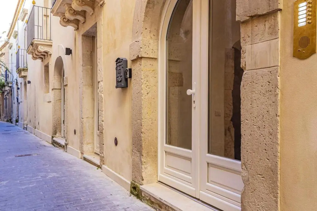 Apartment with one bedroom in Siracusa with balcony and WiFi 300 m from the beach