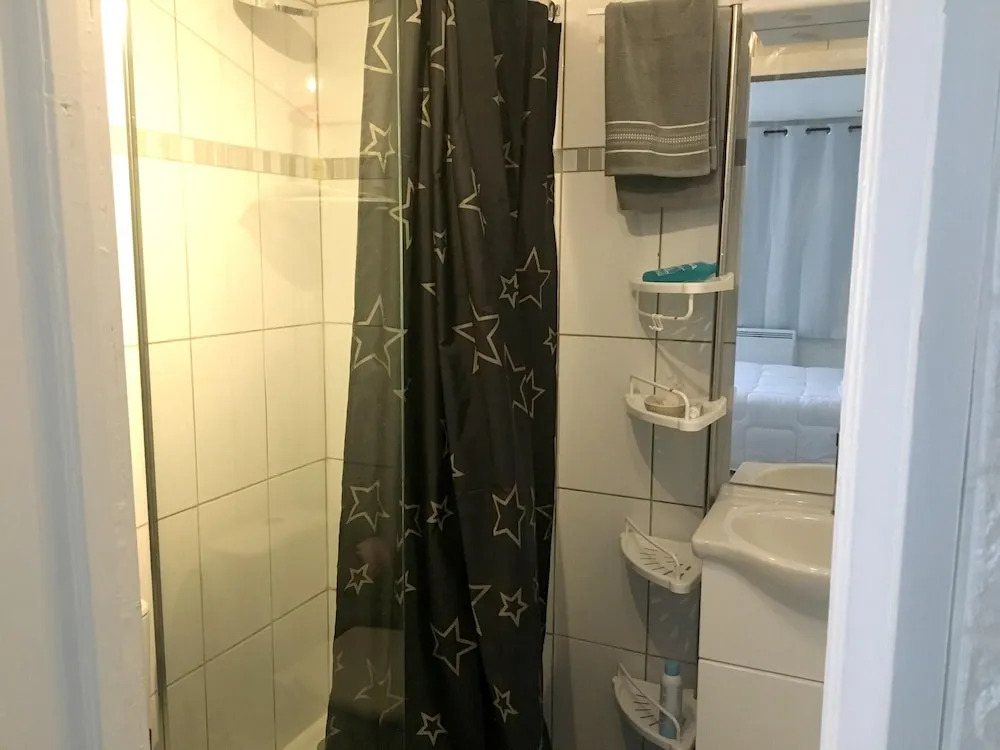 Studio in Beaune, With Enclosed Garden and Wifi