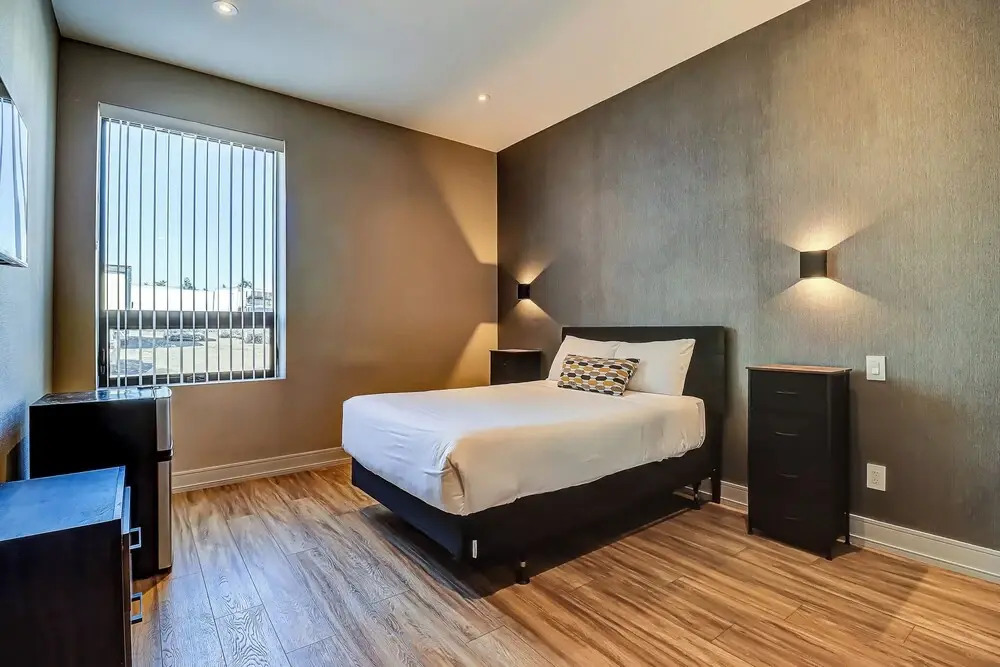 Dream Suites Near YYZ Airport
