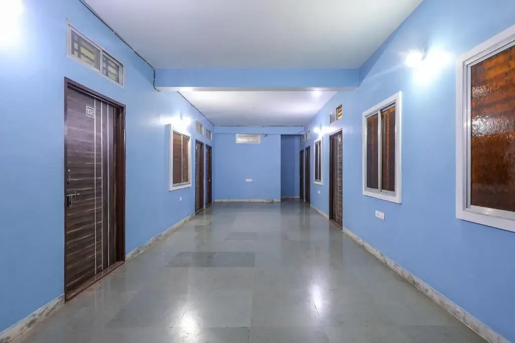 Moments Cafe And Restaurant by OYO Rooms
