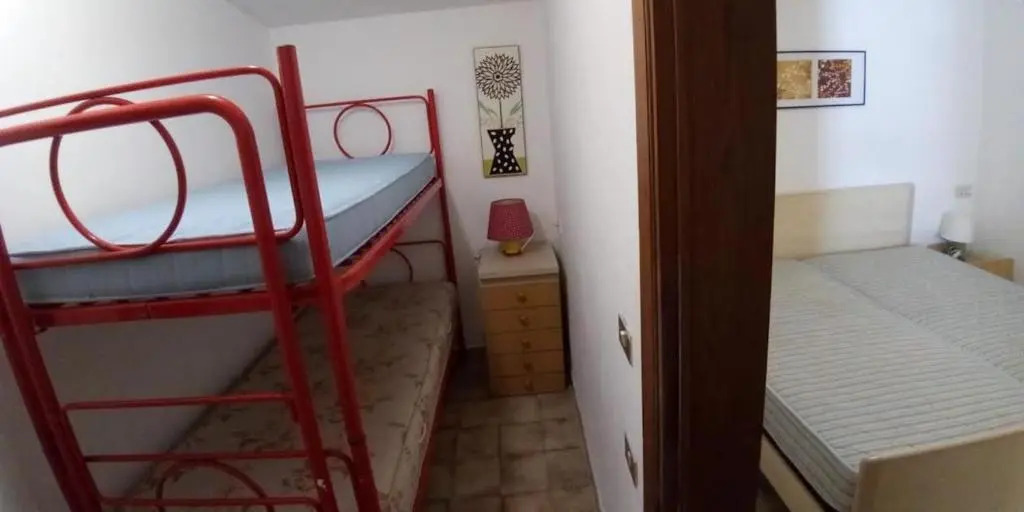 "beautiful Apartment for 4 pax at 120 mt. From the Beach"