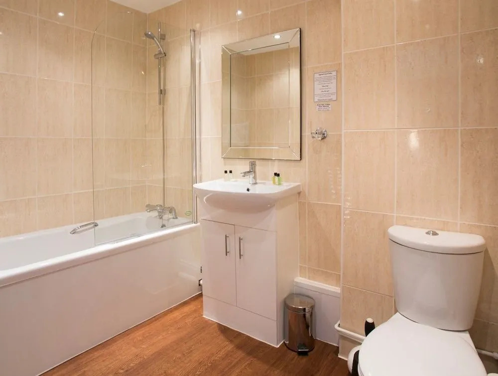 The Beaufort, Raglan