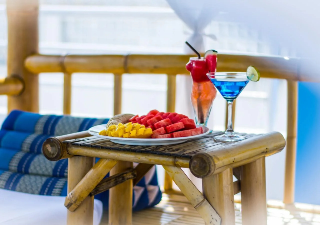 Hotel Baya Phuket - Rooftop Pool, Next to Food Market & Steps to Beach