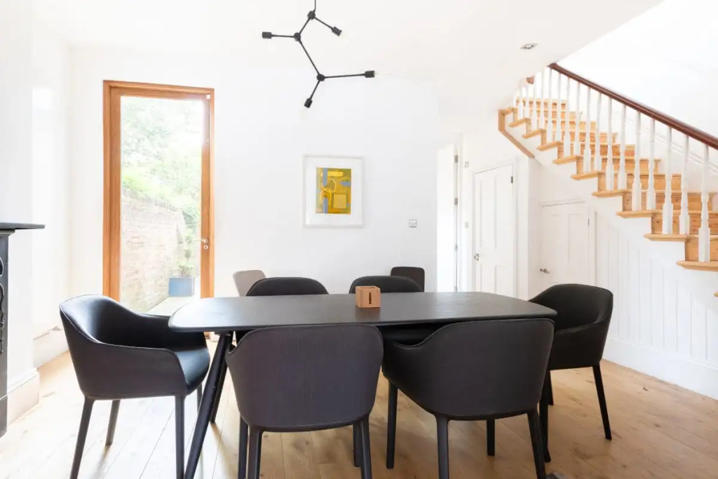 The North Kensington Retreat - Bright 4BDR House with Parking & Garden