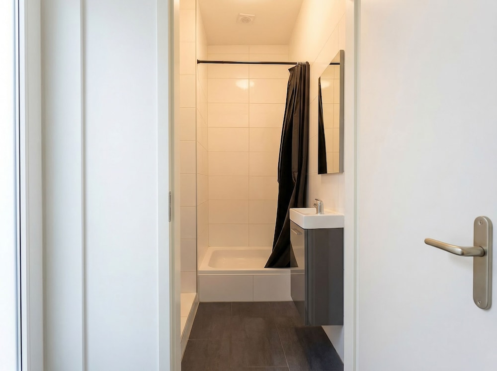 Cozy 1BR Apt with Lounge Central Vienna