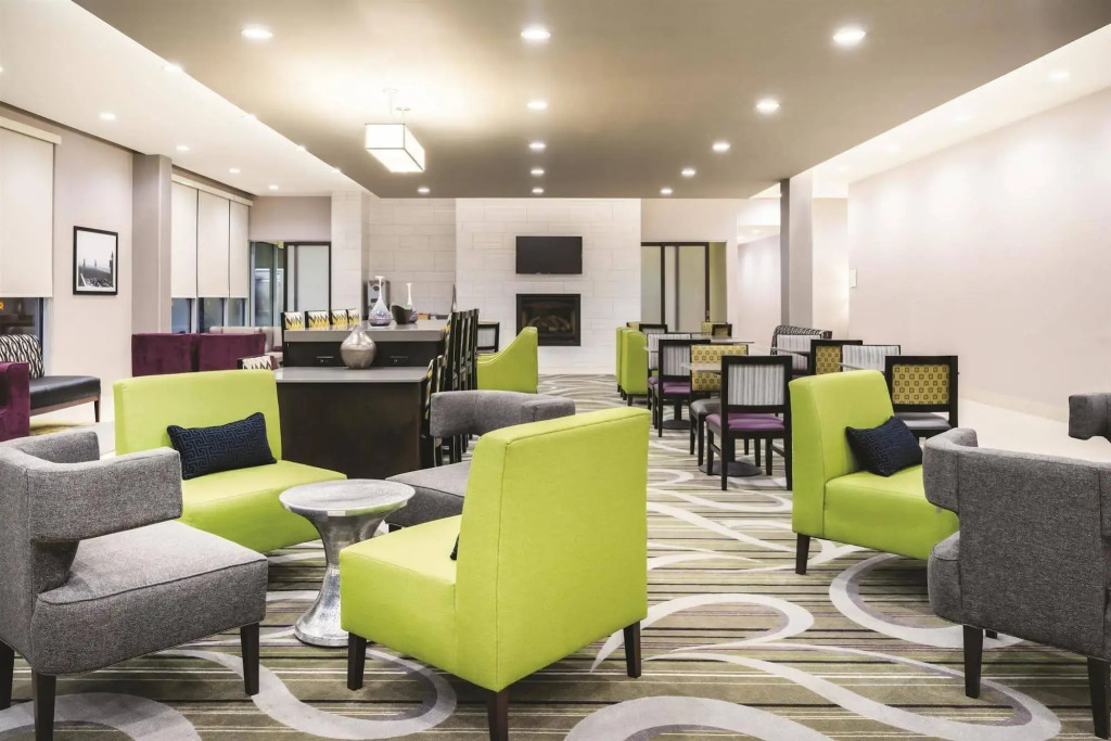 La Quinta Inn & Suites by Wyndham Clifton Park Saratoga Area 1749 Route 9