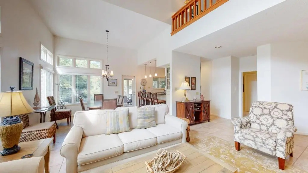 7609 Huntington Villas