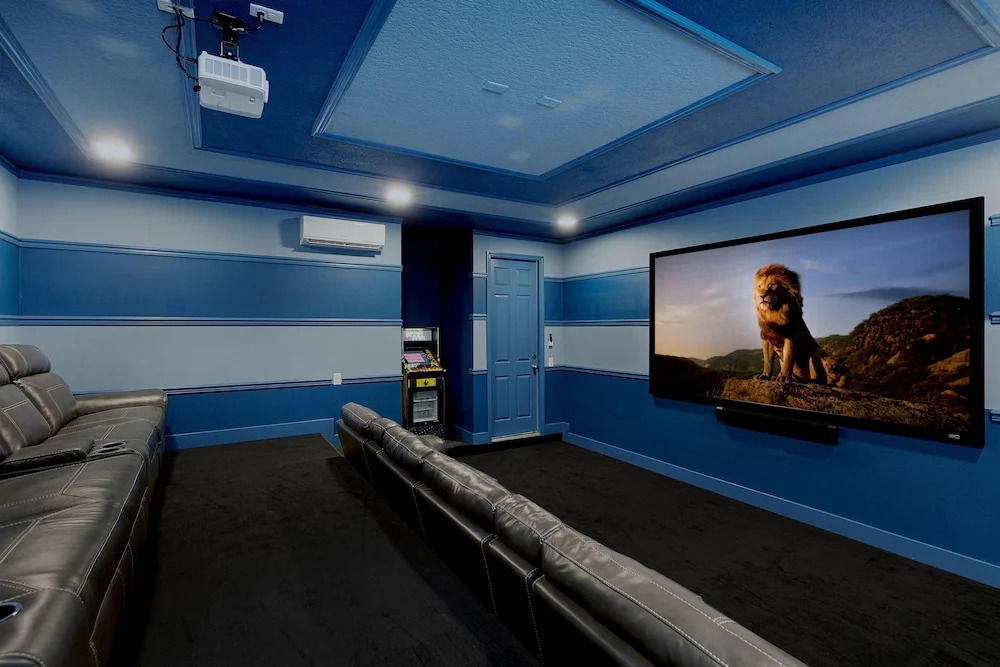 Sr024v: 8 Bed, Frozen, Incredibles, Ping Pong, Shuffle Board