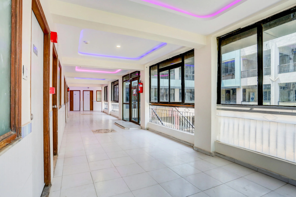 Hotel Runway Inn