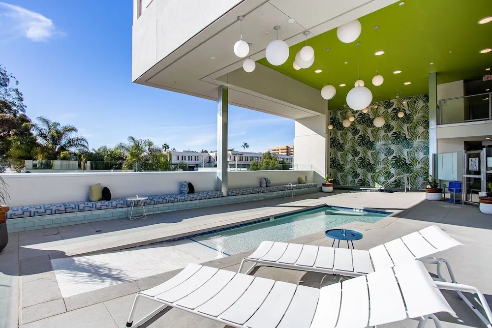 WanderJaunt - North Park Apartments